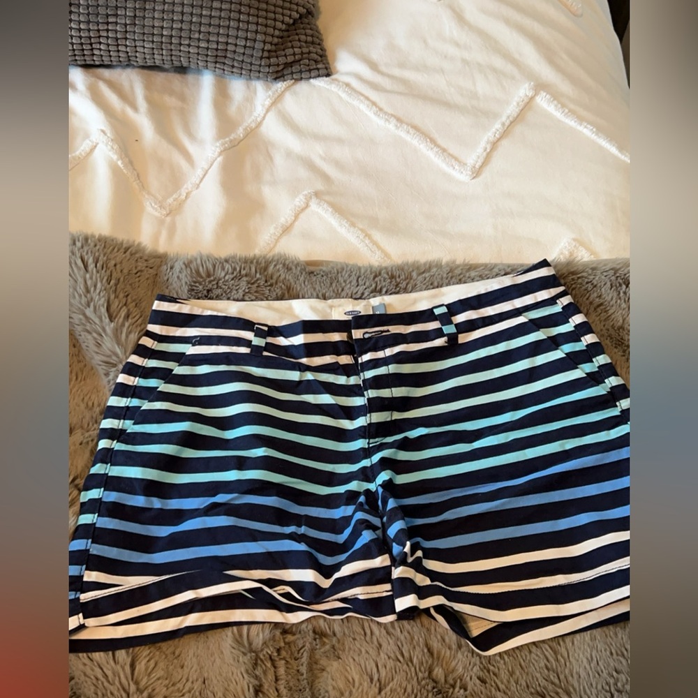 Old Navy size 12 blue striped shorts